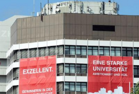 Messerangriff auf Kölner Politikerin: Reker-Attentäter legt Revision gegen Urteil ein