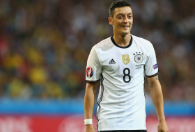 Mesut Özil zum besten Spieler der Champions League gewählt