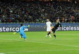AS Rom gewinnt erstes Champions League-Endrunden-Spiel in Aserbaidschan
