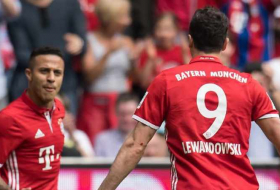 Bayern toppt Weltklasse, RB eiert famos