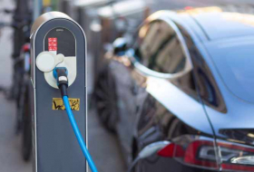 Neue Kosten für Stromkunden: Elektro-Autos machen Netzausbau teurer