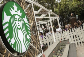 Zu viele Eiswürfel im Kaffee: Frau verklagt Starbucks