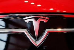 Tesla lehrt Kunden weiter das Warten